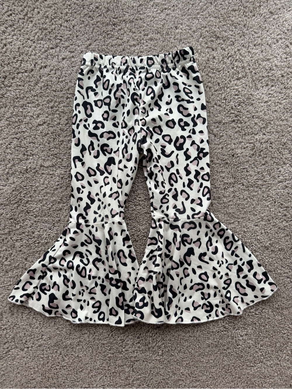 Leopard Print Ruffle Bell-Bottom Leggings - White/Pink